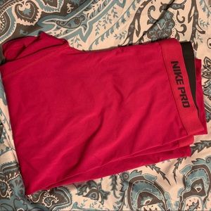 Nike pro- hot pink- fitted crop leggings